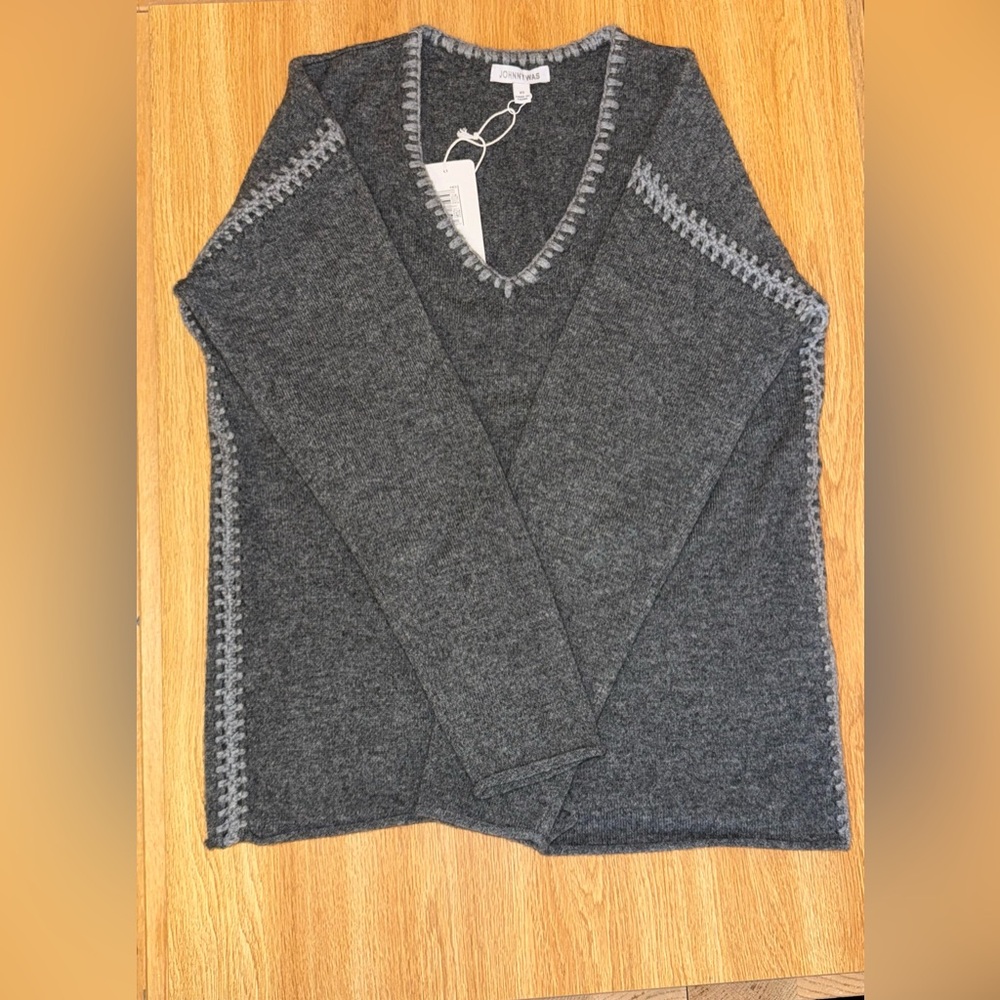 NEW: Johnny Was 100% Cashmere Charcoal V-Neck Sweater - Picture 3 of 4